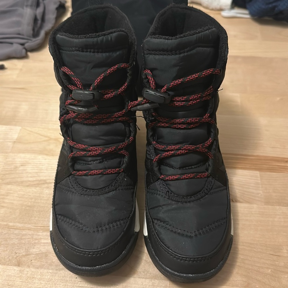 Sorel size 2 
Snow boots